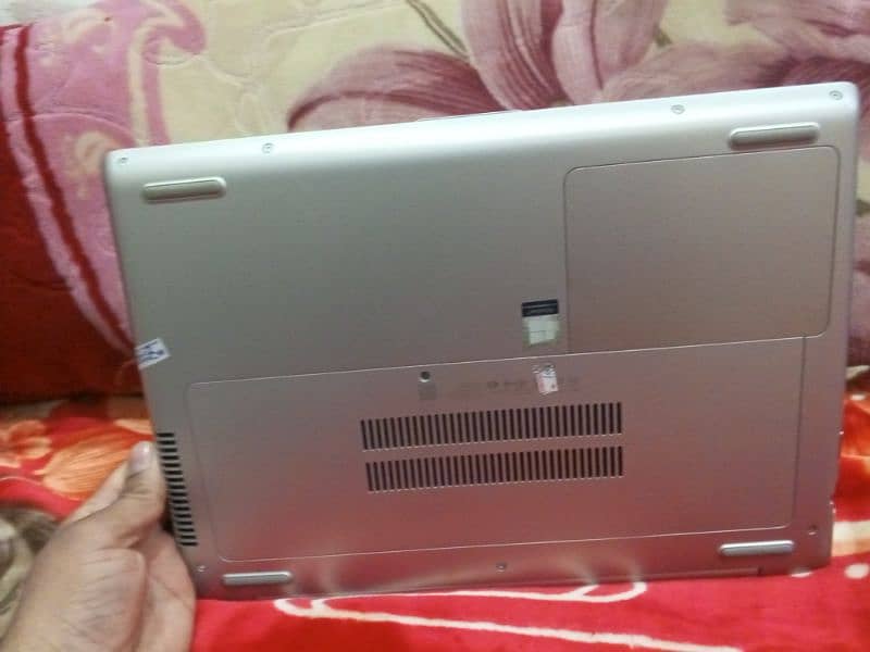 Laptop core i5 8/256 4