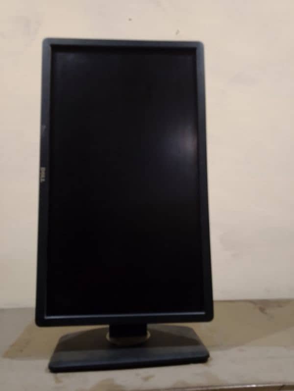 24'' LCD for sale 2