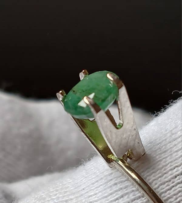 Emerald Gemstone Natural 2