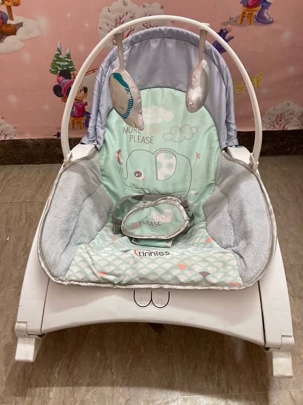 Tinnies New Born to Toddler Portable Rocker 4