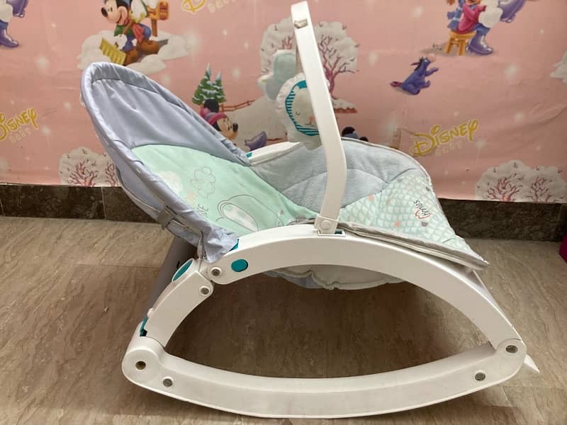 Tinnies New Born to Toddler Portable Rocker 6