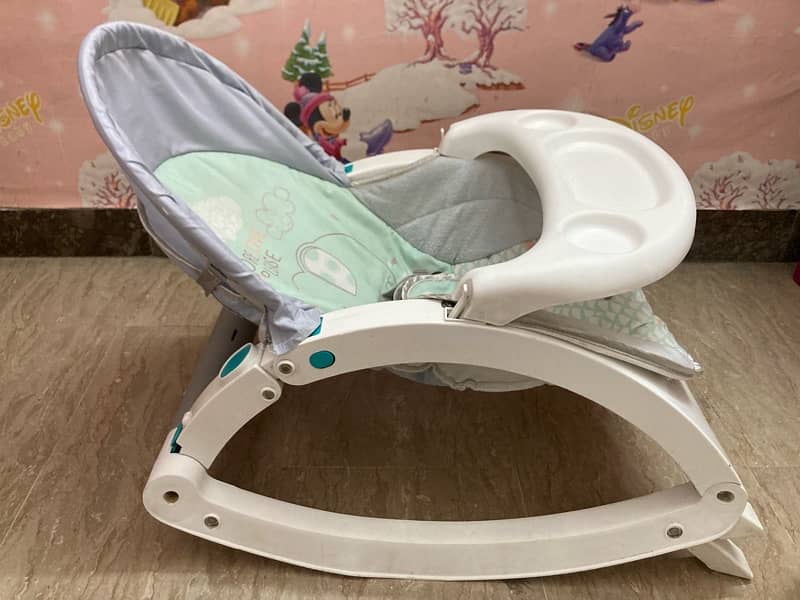 Tinnies New Born to Toddler Portable Rocker 8