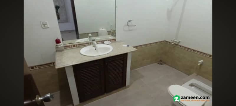 240 SQ YARD ONE UNIT HOUSE FOR SALE IN GULSHAN-E-IQBAL BLOCK 1 15