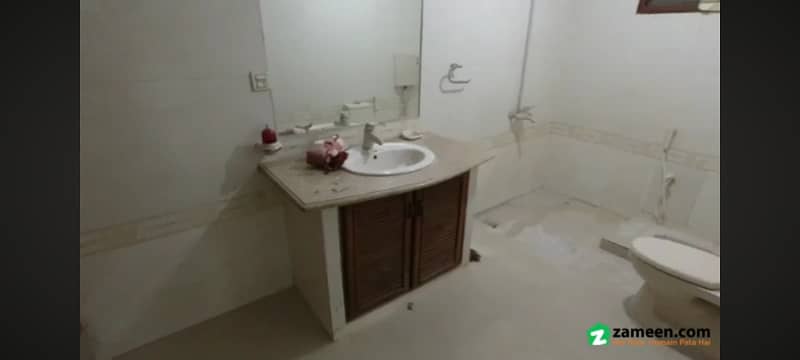 240 SQ YARD ONE UNIT HOUSE FOR SALE IN GULSHAN-E-IQBAL BLOCK 1 27