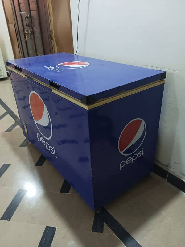 Pepsi freezer/refrigerator/chiller/wahcantt 0