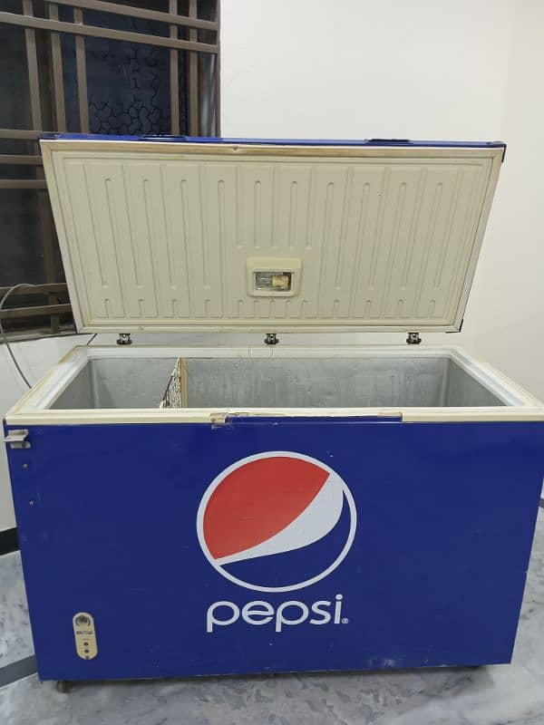 Pepsi freezer/refrigerator/chiller/wahcantt 3