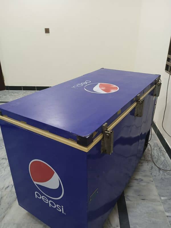 Pepsi freezer/refrigerator/chiller/wahcantt 4