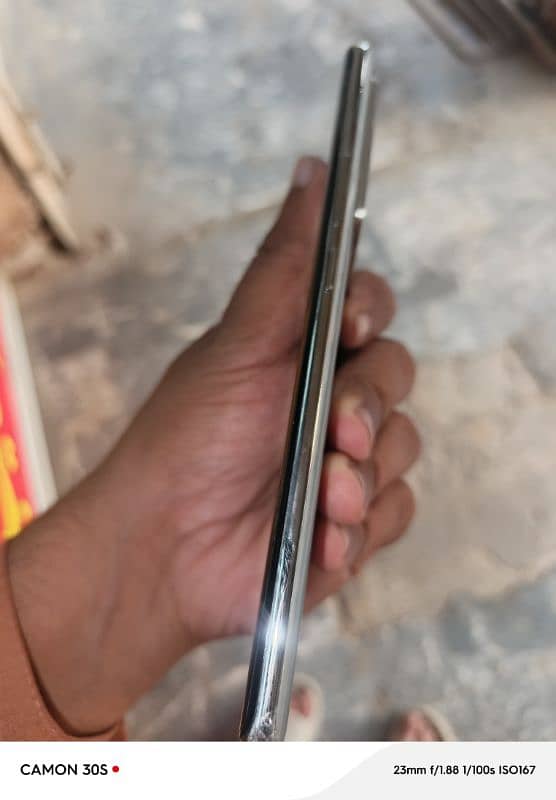 infinix note40 pro with box and wireless charger lush condition 4