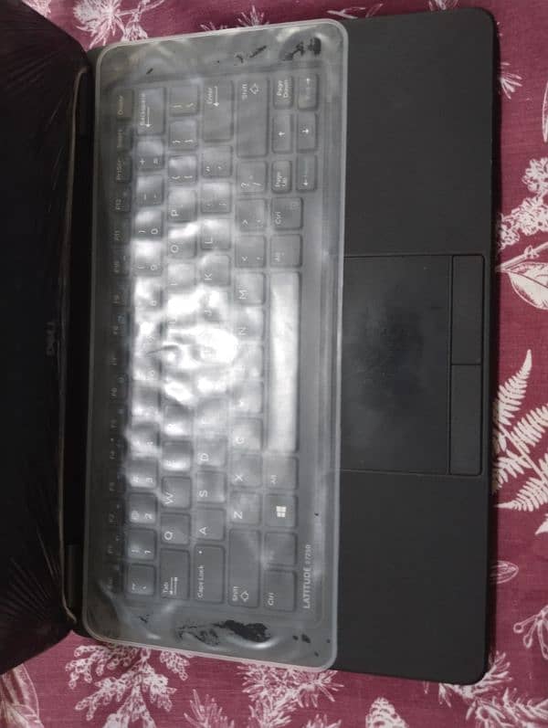 laptop dell latitude e7250  for sale and exchange available 3