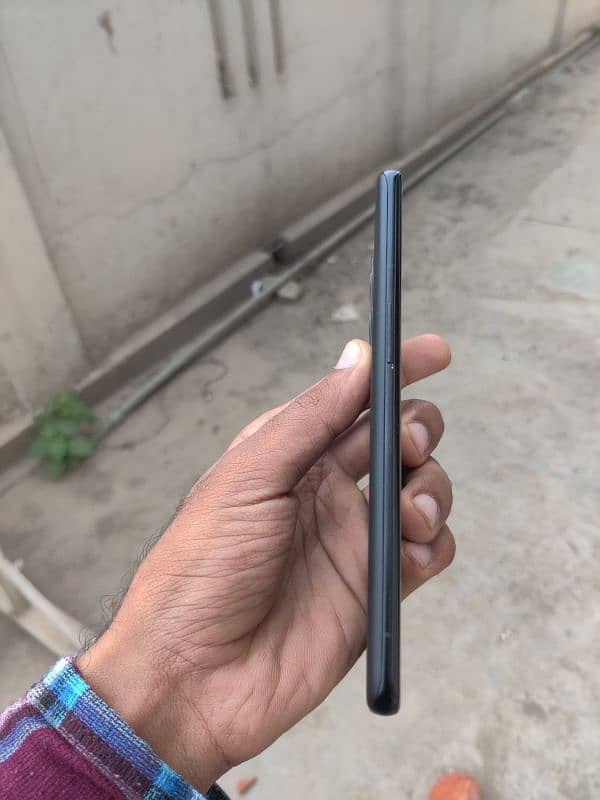 OnePlus 9 pro 256gb glass crack With Charger 100W 7