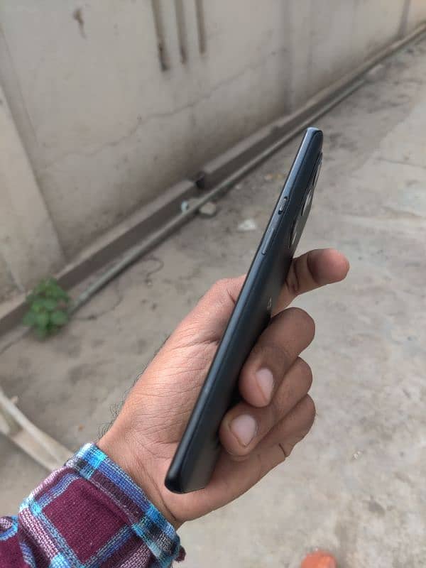 OnePlus 9 pro 256gb glass crack With Charger 100W 11