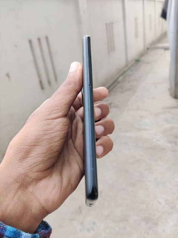 OnePlus 9 pro 256gb glass crack With Charger 100W 16