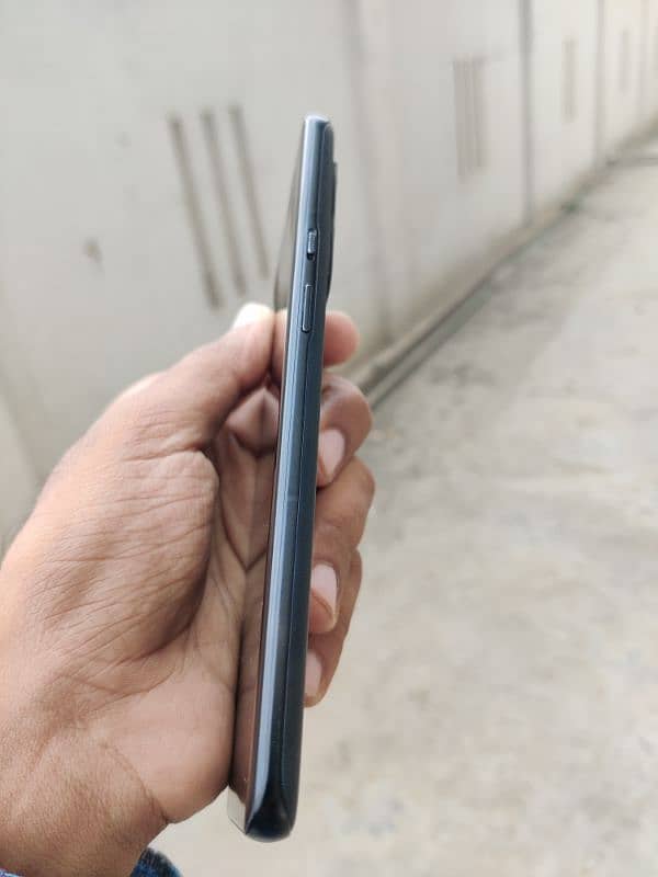 OnePlus 9 pro 256gb glass crack With Charger 100W 17