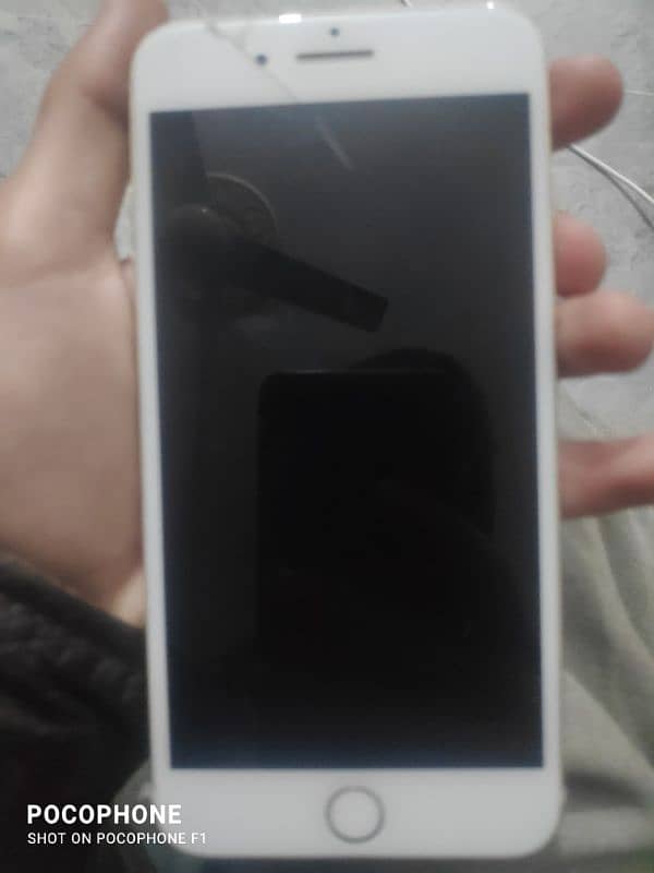 7 PLUS PTA 10/10 only ONE  LINE IN SCREEN,100 battery,32 Gb All ok 0