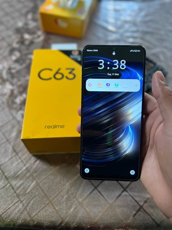 Realme c63 6/128 4