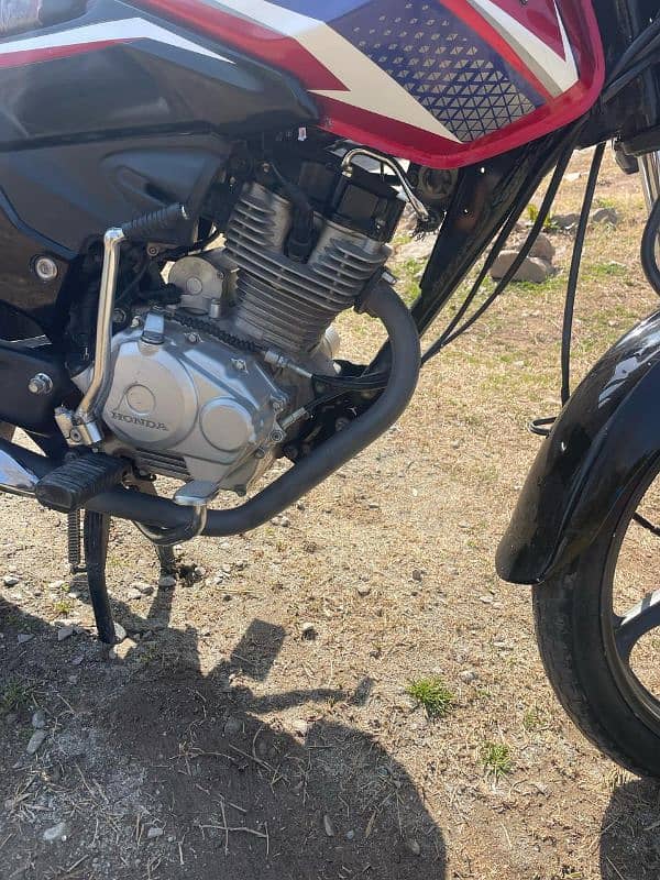 Honda deluxe CBF125f for sale 6