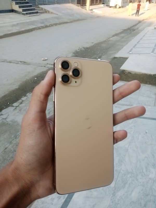 iphone 11 pro max 64 gb golden color 6