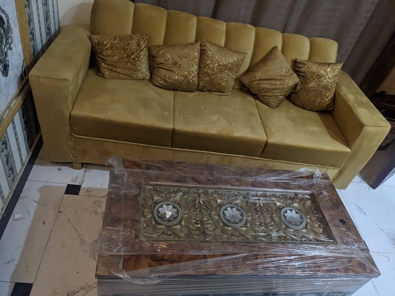 4 Seater new sofa Set with centre table. 2