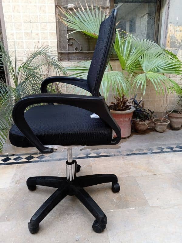 Premium Office Chair – Like New! 2