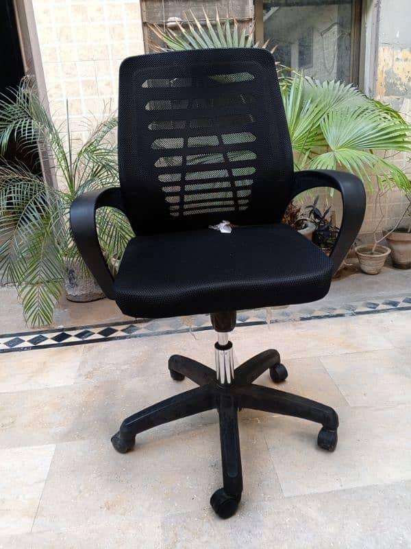 Premium Office Chair – Like New! 4