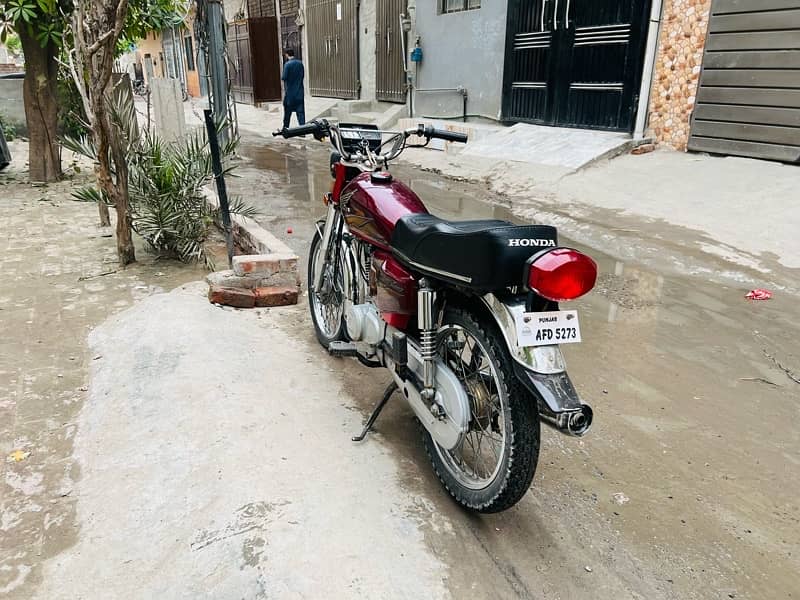 Honda 125 2021 model red color contact whatapp 3