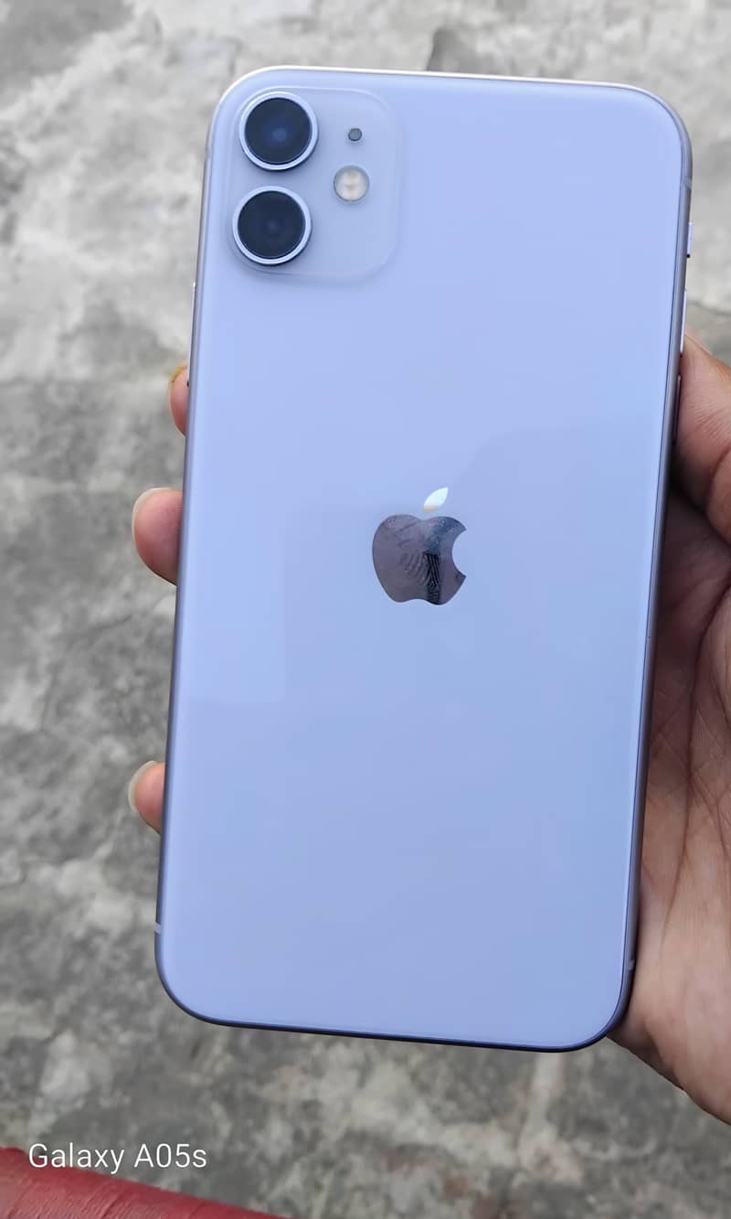 Apple iPhone 11 4