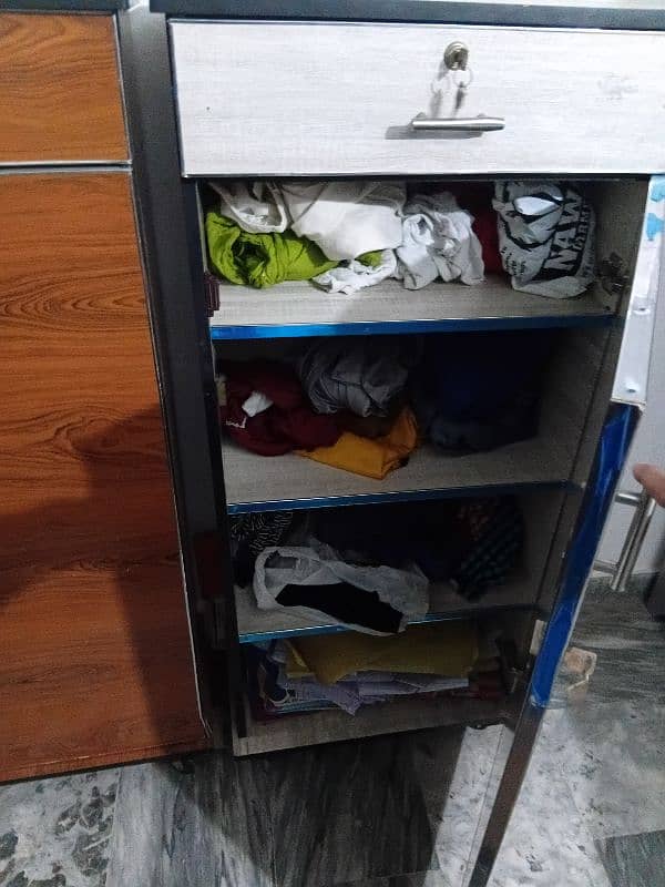 New condition kids wardrobe 5