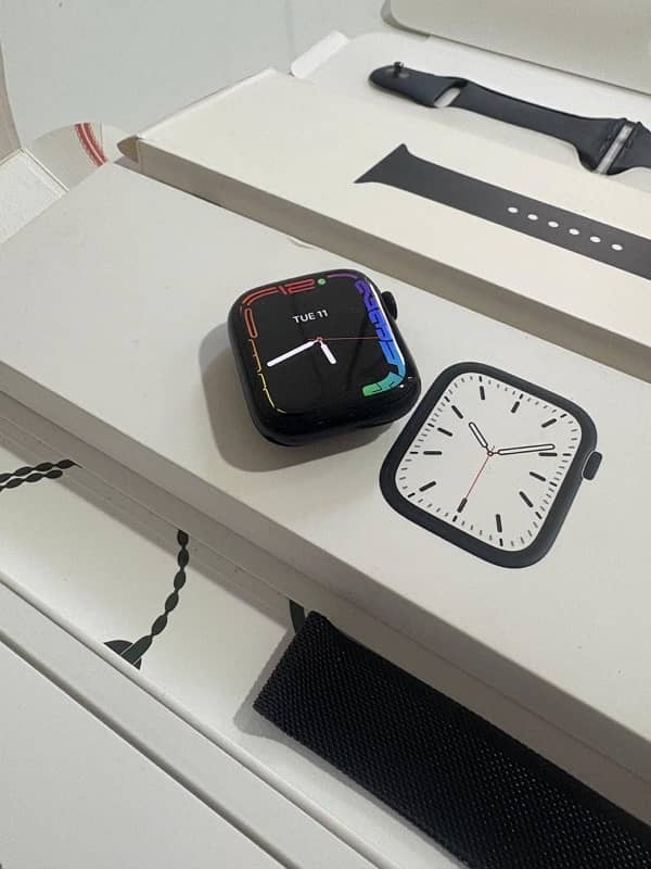 Apple Watch Series 7 with box 2