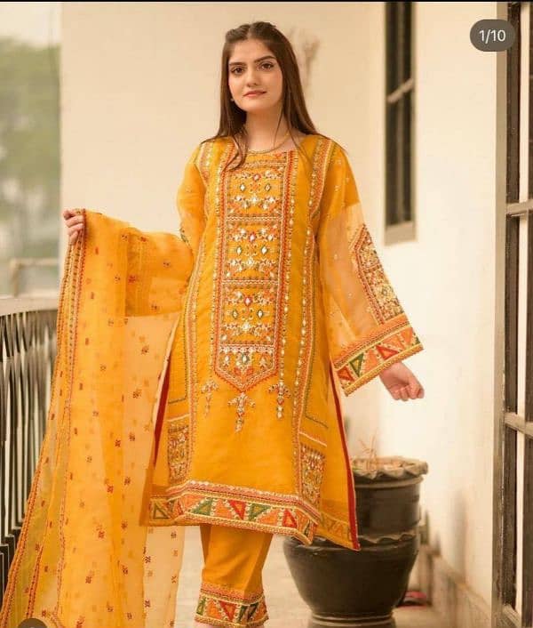 **RAMZAN SALE**  *BIG OFFER* •  Fabric: Chiffon •  Pattern: Embroiderd 3