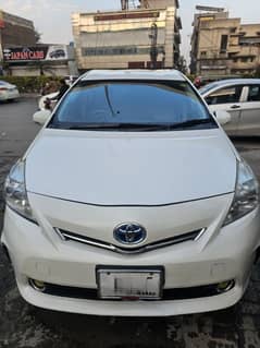 Toyota Prius Alpha 2013