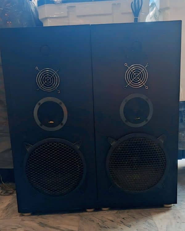 speaker high bass and high volume 0