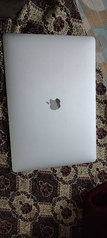 MacBook pro 2017 3