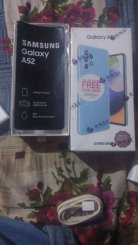 Samsung a52 with box and orgnal charger 7