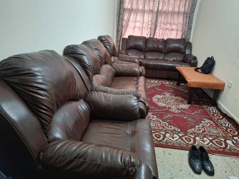 7 seater sofa set available for sale. 1