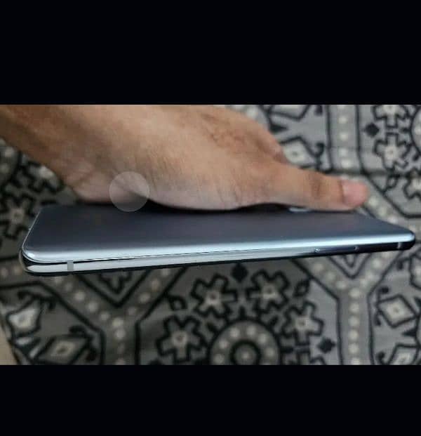 one plus 8t  12 ram 256 room  good condition 3