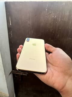 Iphone xsmax 256gb golden colour.