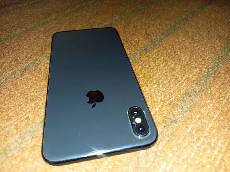 iPhone XS Max 256 Non PTA With Box 1