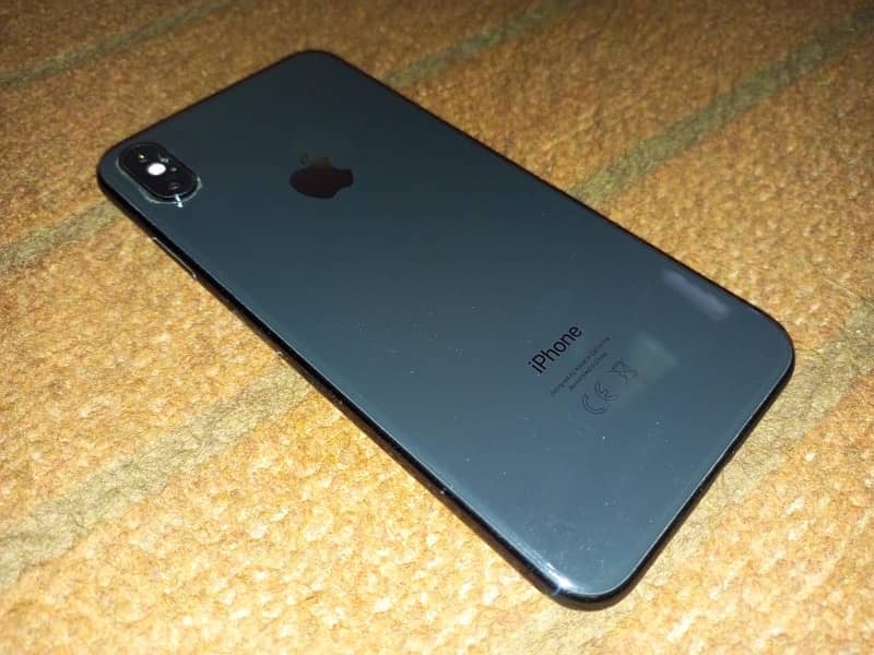 iPhone XS Max 256 Non PTA With Box 2