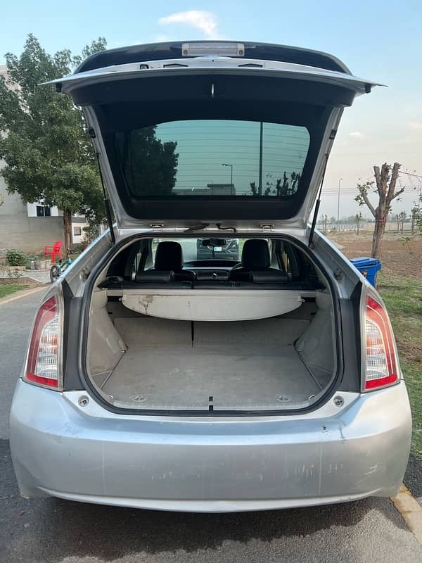 Toyota Prius 2016 1