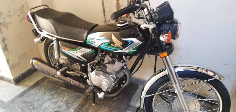 black beauty mint condition 125 5