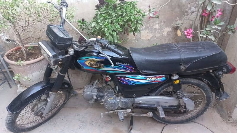 united 70cc good condition 0318-2475794 1