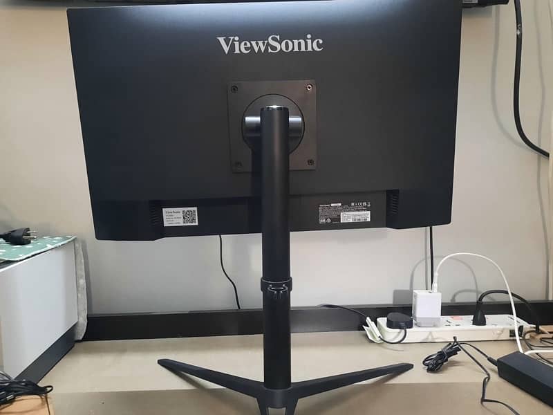 Viewsonic 165hz Gaming monitor 1