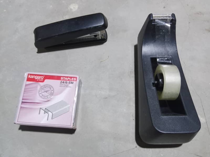 Stapler & tape dispenser 0