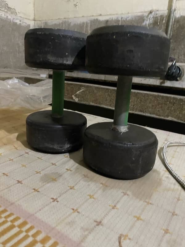 2   5KG dumbell for sale     ,,URGENT 1