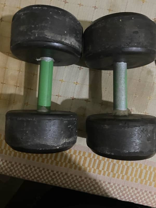 2   5KG dumbell for sale     ,,URGENT 2