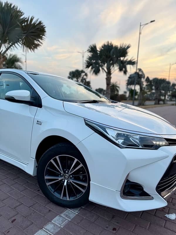 Toyota Corolla Altis dec 2020 registered 2021 5