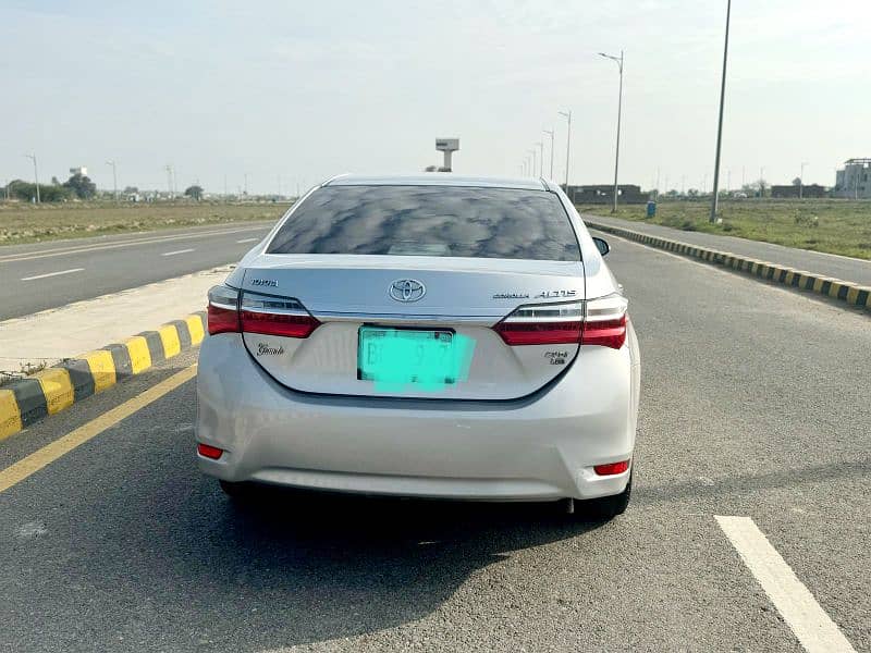 Toyota Corolla Altis Grande CVT-i 1.8 4