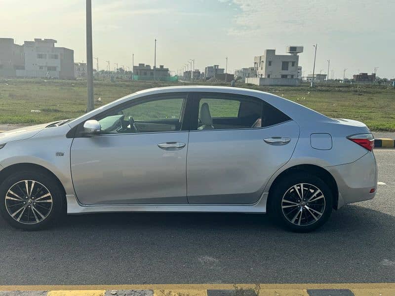 Toyota Corolla Altis Grande CVT-i 1.8 5