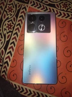 infinix note 40 8 /256 only wireless charger available and box