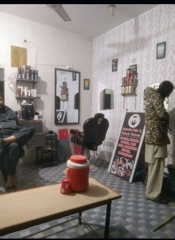 salon for sel  Bht ache shop ha 2